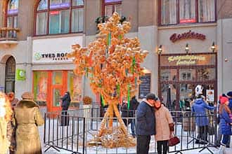 Засніжені вулички Львова подарують Вам відчуття новорічного свята, під час перебування в турі