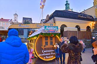 фото, селфи туристов на Рождество во Львове