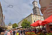 Площадь Рынок и Ратуша во Львове в программе тура на Троицу